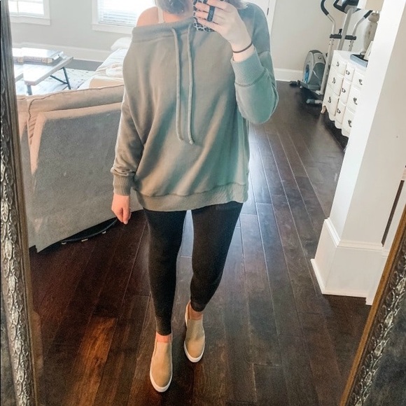 aerie | Tops | Aerie Off The Shoulder 